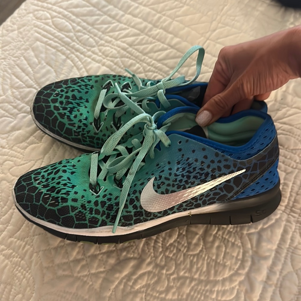 Blue and green Nike training shoe - size 6.5